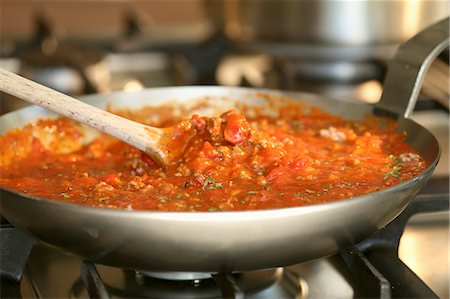 simsearch:659-06901280,k - Bolognese sauce being made Stock Photo - Premium Royalty-Free, Code: 659-07069587