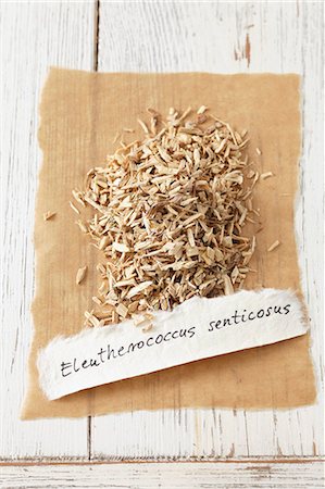 simsearch:659-07028208,k - Dried Siberian ginseng (Eleutherococcus senticosus) Foto de stock - Sin royalties Premium, Código: 659-07069776