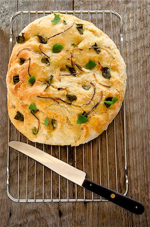 Onion and sage focaccia Stock Photo - Premium Royalty-Free, Code: 659-07069804