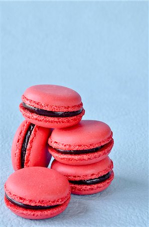 simsearch:659-07069815,k - Raspberry macaroons with chocolate cream filling Stock Photo - Premium Royalty-Free, Code: 659-07069802