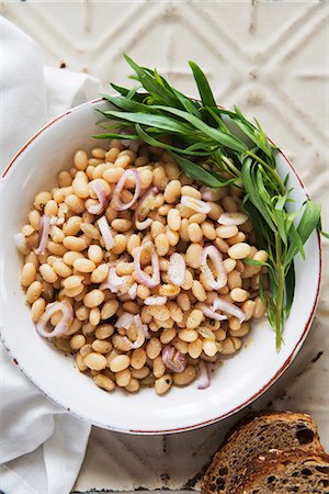 simsearch:659-08897118,k - Bean salad with white beans and onions (view from above) Stock Photo - Premium Royalty-Free, Code: 659-07069864