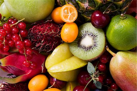 simsearch:659-01854589,k - Still life with temperate and tropical fruit Stock Photo - Premium Royalty-Free, Code: 659-07596980