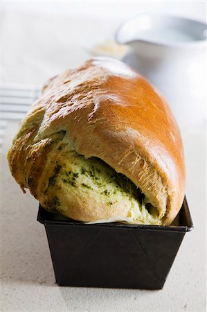 Pesto brioche Photographie de stock - Premium Libres de Droits, Code: 659-07597121