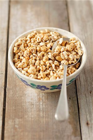 simsearch:659-07610054,k - Honey-glazed puffed wheat Stock Photo - Premium Royalty-Free, Code: 659-07597148