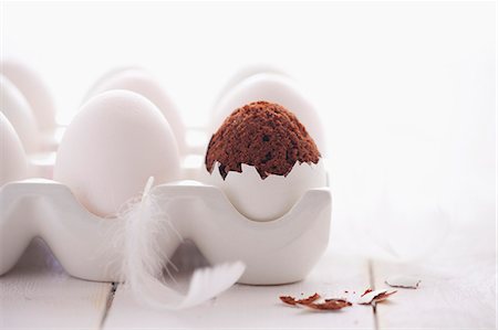 Chocolate cakes in an eggshell Foto de stock - Sin royalties Premium, Código: 659-07597186