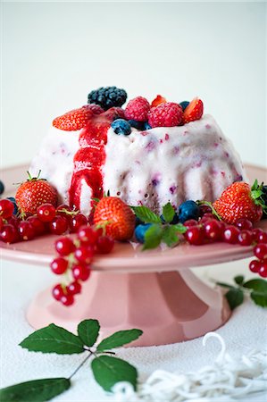 semifreddo - summer berry semifreddo with fresh berries Stock Photo - Premium Royalty-Free, Code: 659-07597416