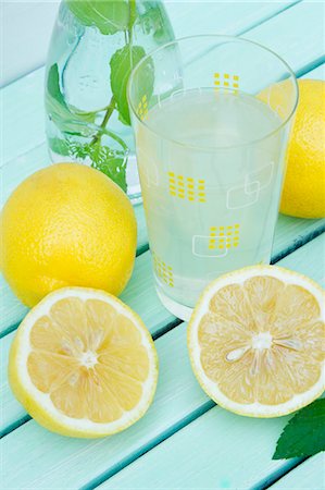 simsearch:659-01854122,k - A glass of lemonade Stockbilder - Premium RF Lizenzfrei, Bildnummer: 659-07597492