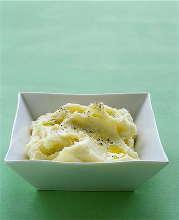 pomme de terre hachées - Olive-oil mashed potatoes Photographie de stock - Premium Libres de Droits, Code: 659-07597764