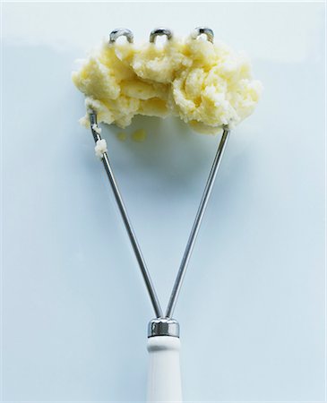 simsearch:659-03533399,k - A potato masher with mashed potato Foto de stock - Sin royalties Premium, Código: 659-07597777