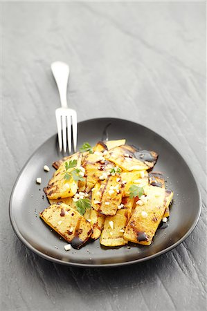 simsearch:659-07598210,k - Grilled squash with balsamic vinegar and parsley Foto de stock - Sin royalties Premium, Código: 659-07597837