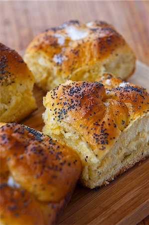 poppy seed - Cheese and poppy seed rolls (Romania) Stock Photo - Premium Royalty-Free, Code: 659-07597955