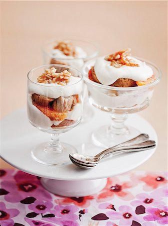 simsearch:659-09124823,k - Orange and cantuccini tiramisu Foto de stock - Sin royalties Premium, Código: 659-07597967