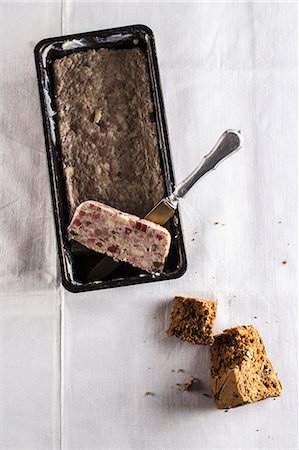 simsearch:659-07026841,k - Chicken pate with seedy bread Stock Photo - Premium Royalty-Free, Code: 659-07597962