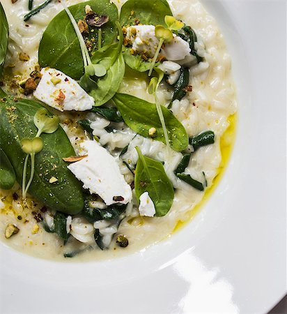 simsearch:659-08895851,k - Ricotta spinach risotto with pistachios Photographie de stock - Premium Libres de Droits, Code: 659-07597988