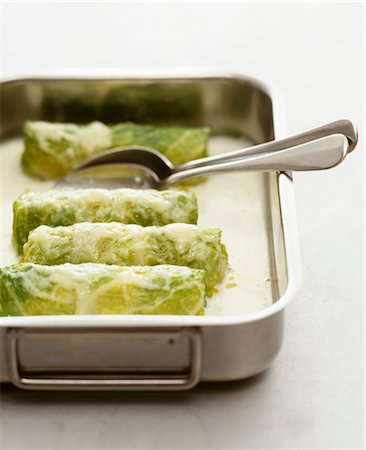 repollo - Rolled savoy cabbage leaves with a cheese sauce Foto de stock - Sin royalties Premium, Código: 659-07598195