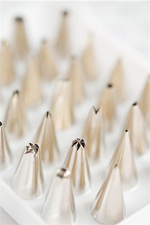 simsearch:659-06153779,k - Nozzles for a piping bag Photographie de stock - Premium Libres de Droits, Code: 659-07598254