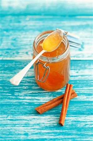sweet preserve - Beer jam with cinnamon in a jar Stock Photo - Premium Royalty-Free, Code: 659-07598479