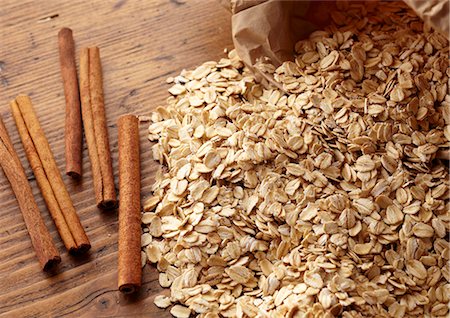 simsearch:659-06901757,k - Cinnamon and Oats Stock Photo - Premium Royalty-Free, Code: 659-07598535