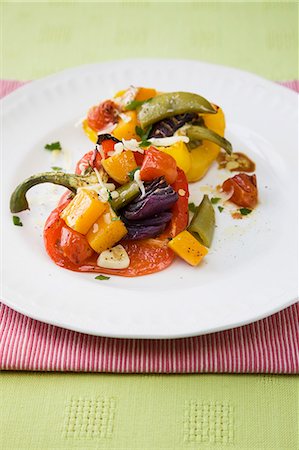 simsearch:659-06154567,k - Baked peppers with garlic Foto de stock - Sin royalties Premium, Código: 659-07598657