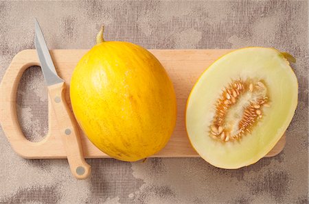 fruit backgrounds - Yellow melon Stock Photo - Premium Royalty-Free, Code: 659-07598686