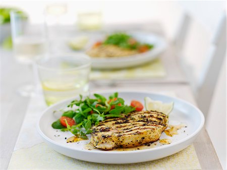 simsearch:659-07029041,k - Grilled turkey breast with a lime sauce Foto de stock - Sin royalties Premium, Código: 659-07598833