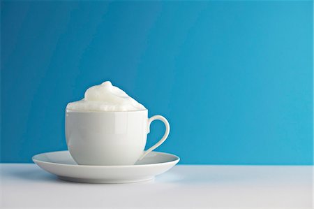 simsearch:841-06444545,k - Milk froth in a cup Stock Photo - Premium Royalty-Free, Code: 659-07598939