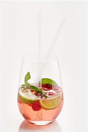 Raspberry cocktail with limes and mint Stock Photo - Premium Royalty-Free, Code: 659-07599082