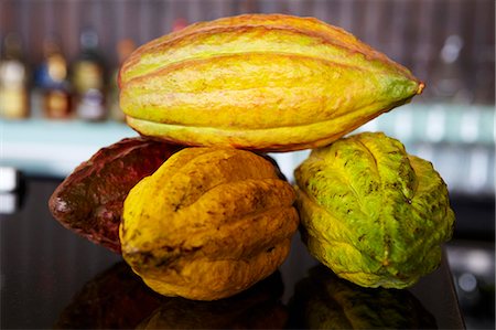 Four cocoa pods Photographie de stock - Premium Libres de Droits, Code: 659-07599268