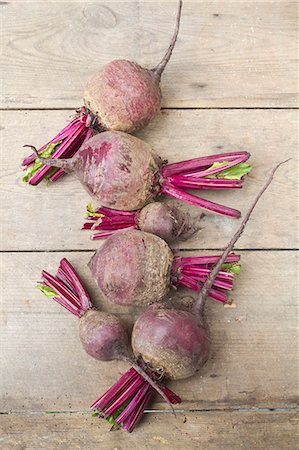 Garden Beetroot on rustic wooden table Stock Photo - Premium Royalty-Free, Code: 659-07599260