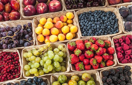 fruits grapes - Assorted fruits in baskets Stock Photo - Premium Royalty-Free, Code: 659-07599368