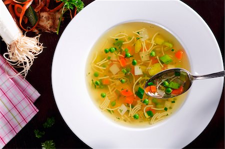 soup top view - Noodle soup with vegetables (view from above) Stock Photo - Premium Royalty-Free, Code: 659-07599403