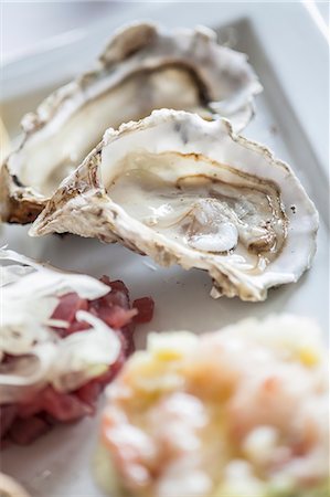 simsearch:659-07609635,k - Fresh oysters Stock Photo - Premium Royalty-Free, Code: 659-07609642