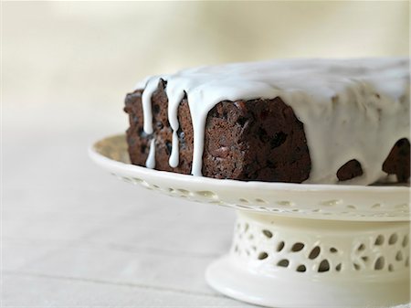Gluten-free fruitcake with water icing Foto de stock - Sin royalties Premium, Código: 659-07609797