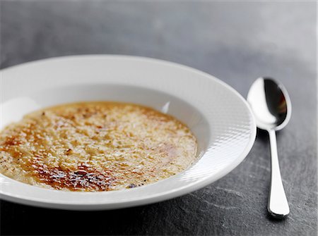 flocons d'avoine - Porridge with demerara sugar Photographie de stock - Premium Libres de Droits, Code: 659-07609800
