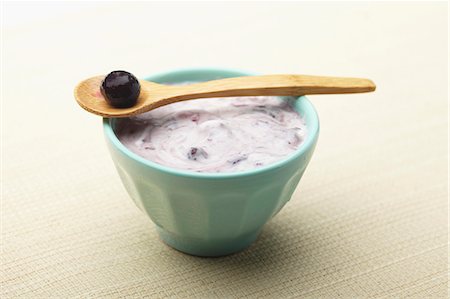 soft fruit yogurt - Two Glass Jars of Greek Yogurt with Blueberries Stock Photo - Premium Royalty-Free, Code: 659-07609849