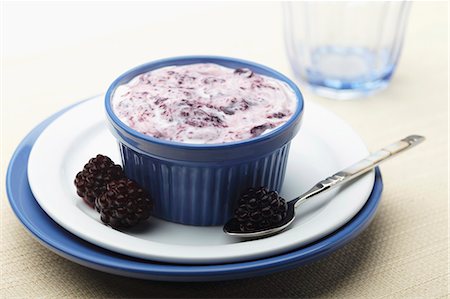 rubus - Homemade Blackberry Greek Yogurt Stock Photo - Premium Royalty-Free, Code: 659-07609850