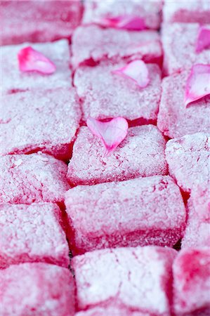 simsearch:659-07598633,k - Turkish Delight close up Foto de stock - Sin royalties Premium, Código: 659-07609946
