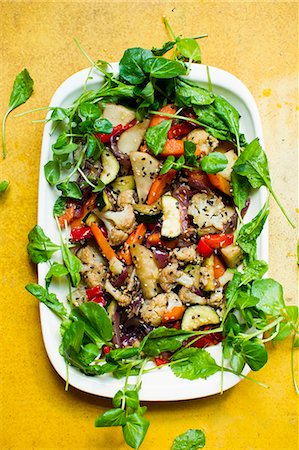 salad overhead - A vegetable salad with rocket and cress Stock Photo - Premium Royalty-Free, Code: 659-07609940