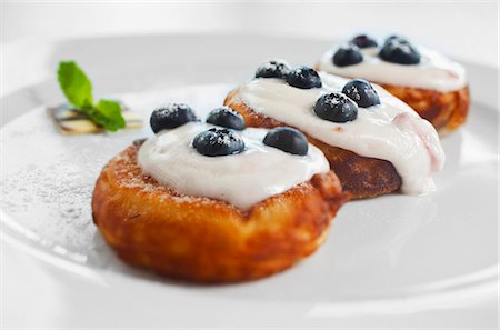 simsearch:659-09125749,k - Czech pancakes with blueberries and cream Stock Photo - Premium Royalty-Free, Code: 659-07609961