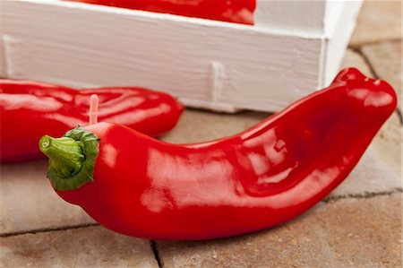 simsearch:659-03529617,k - A red pointed pepper (close-up) Stock Photo - Premium Royalty-Free, Code: 659-07610060