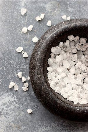 food top view - Sea salt crystals in a mortar Stock Photo - Premium Royalty-Free, Code: 659-07610185