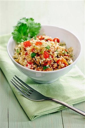 perejil - Tablouleh (bulgur salad with tomatoes, mint and parsley, Lebanon) Foto de stock - Sin royalties Premium, Código: 659-07738679