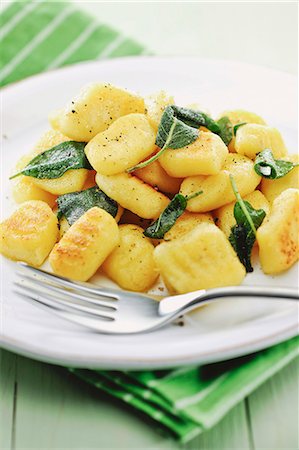 sage dish - Home-made gnocchi with sage Stock Photo - Premium Royalty-Free, Code: 659-07738686