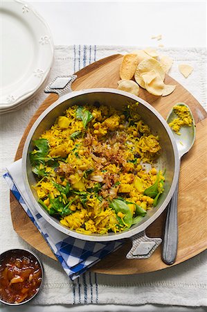 food above - Curried rice with potatoes, spinach and chickpeas Photographie de stock - Premium Libres de Droits, Code: 659-07738714