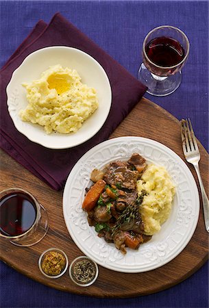 Beef stroganoff with mashed potatoes and red wine Stockbilder - Premium RF Lizenzfrei, Bildnummer: 659-07738713