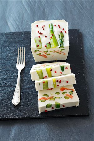 Cream cheese terrine with horseradish, asparagus and smoked salmon Stock Photo - Premium Royalty-Free, Code: 659-07738840