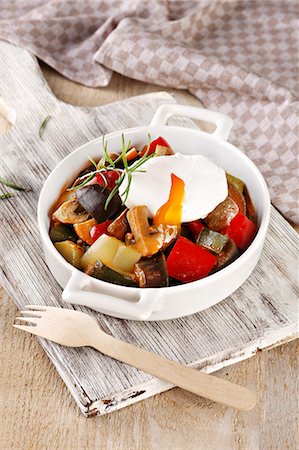 simsearch:649-07437090,k - Vegetable stew with ceps Photographie de stock - Premium Libres de Droits, Code: 659-07738851