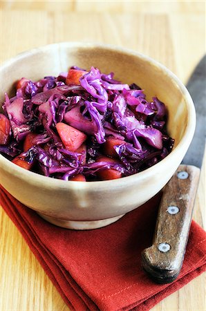 simsearch:659-07738914,k - Apple red cabbage braised in red wine Foto de stock - Royalty Free Premium, Número: 659-07738922