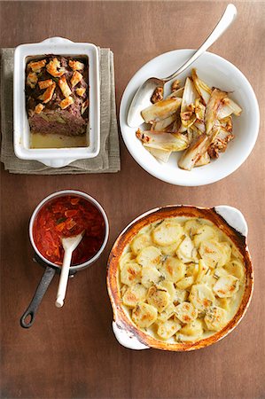 Four different dishes on a buffet Stockbilder - Premium RF Lizenzfrei, Bildnummer: 659-07739156