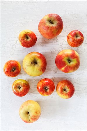 Elstar and Topaz apples Stock Photo - Premium Royalty-Free, Code: 659-07739372